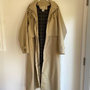 L.L. Bean Women’s Khaki Trench Coat - Large